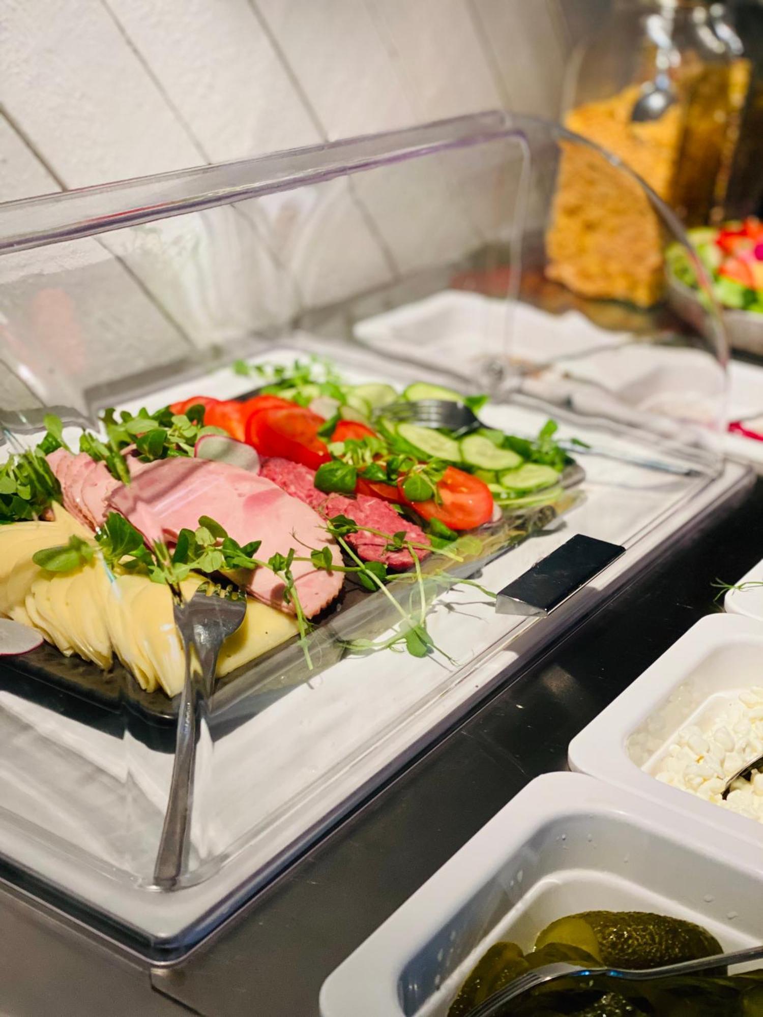 Hotel Paernu Jahtklubi Kuelalistemaja Esterno foto