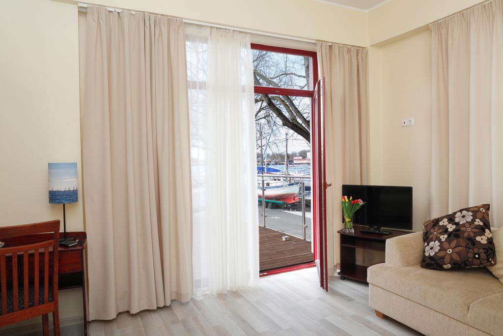 Hotel Paernu Jahtklubi Kuelalistemaja Esterno foto