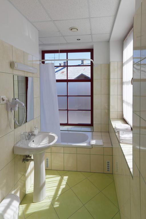 Hotel Paernu Jahtklubi Kuelalistemaja Esterno foto